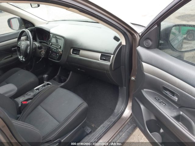 JA4AD2A32GZ048077 Mitsubishi Outlander Es