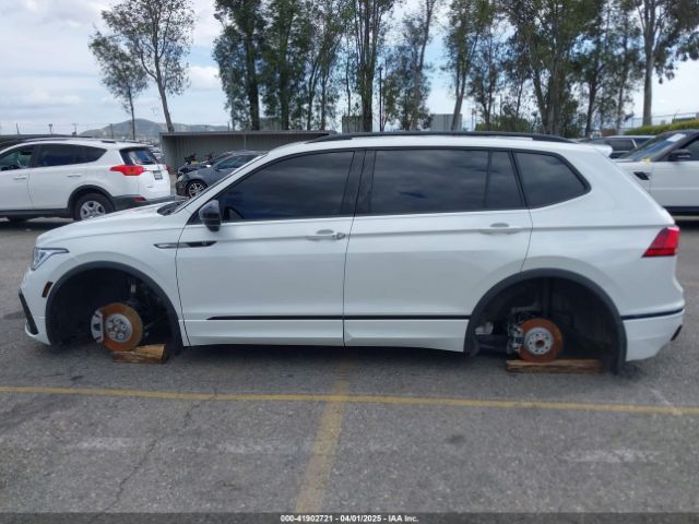 3VVCB7AX3PM133002 Volkswagen Tiguan 2.0t Se R-line Black