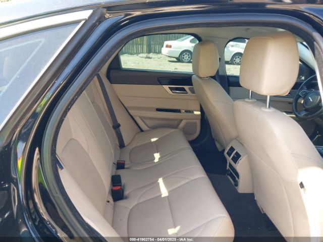 2017 JAGUAR XF SAJBJ4BV2HCY37415 Photo 7