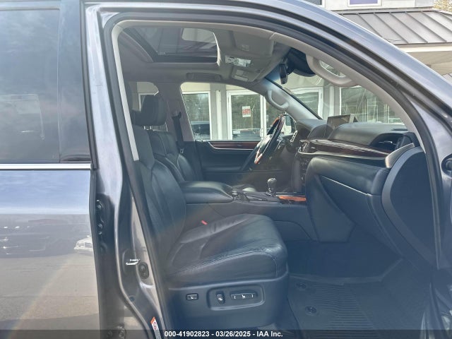 JTJHY7AX2H4239132 Lexus LX 570