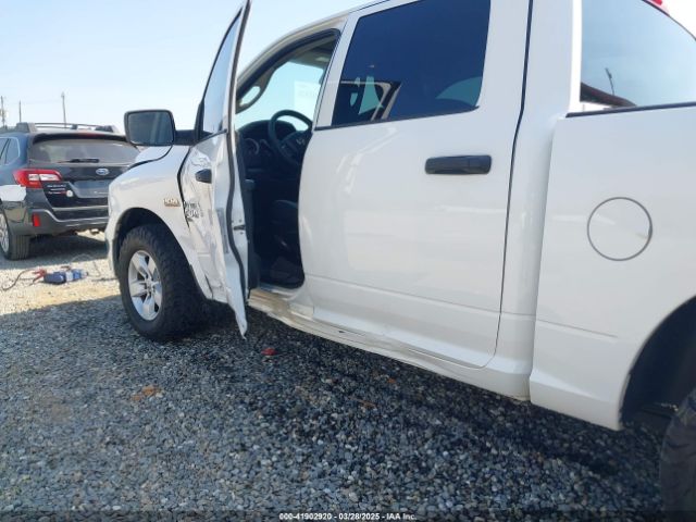3C6RR7KT3NG180680 RAM 1500 Classic Tradesman  4x4 5'7 Box
