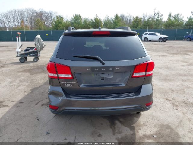3C4PDCBB8KT732028 Dodge JOURNEY SE