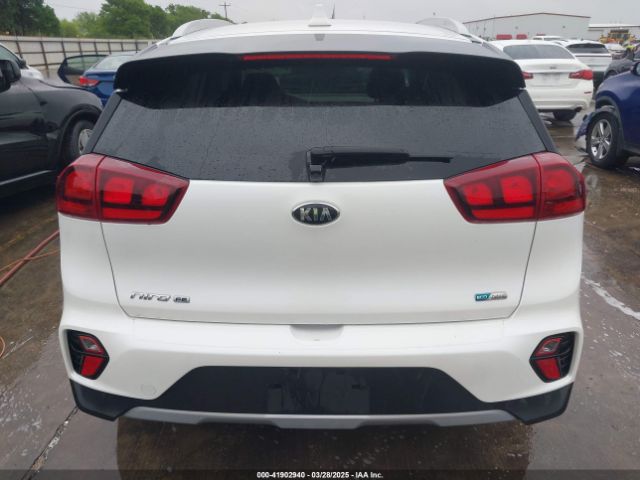 KNDCB3LC2L5435978 KIA NIRO LX