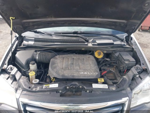 2C4RC1HG4FR731468 Chrysler Town & Country S