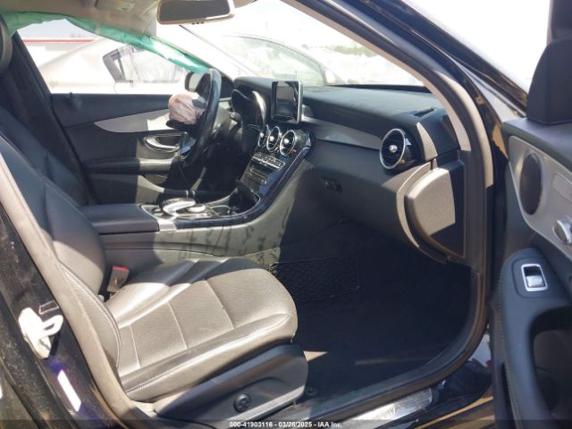 55SWF4JB2GU157152 Mercedes-Benz C 300 Luxury/sport