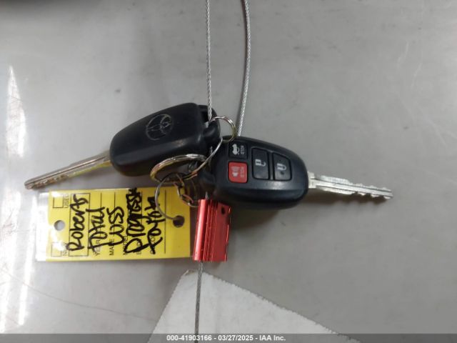 2T1BURHE8JC059404 Toyota COROLLA LE