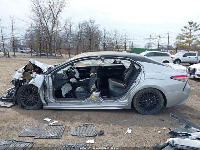 4T1B11HK1JU108862 Toyota CAMRY SE