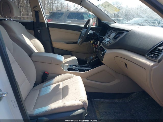 KM8J23A44HU571248 Hyundai TUCSON SE