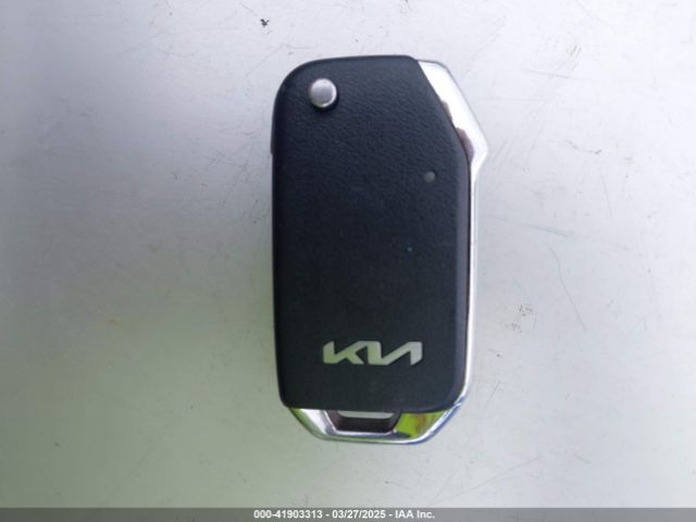 5XXG24J20NG084357 KIA K5 LX