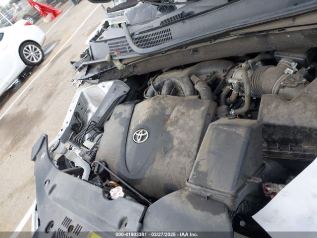 5TDKZRFH4JS535072 Toyota Highlander Xle