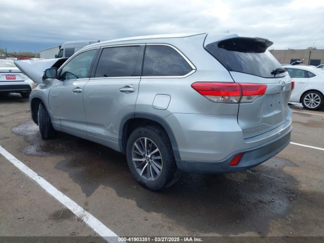 5TDKZRFH4JS535072 Toyota Highlander Xle