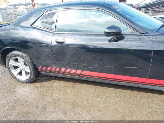 2C3CDZAG9KH525045 Dodge Challenger Sxt
