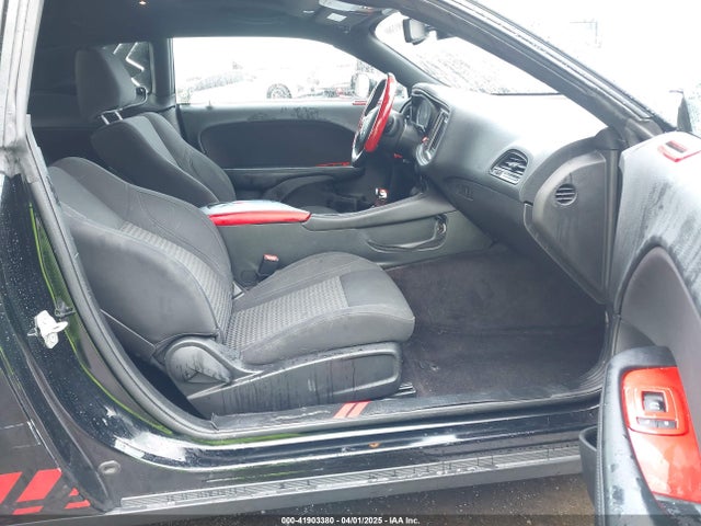 2C3CDZAG9KH525045 Dodge Challenger Sxt