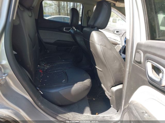 3C4NJDFB1NT164984 Jeep Compass Latitude Lux 4x4