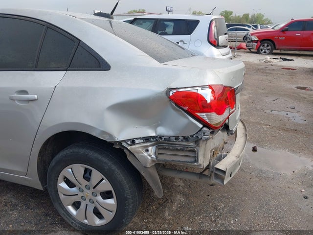 1G1PA5SH6F7201132 Chevrolet Cruze Ls Auto