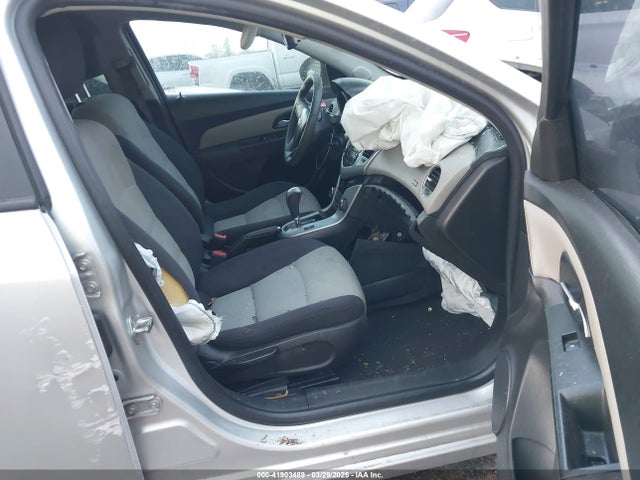1G1PA5SH6F7201132 Chevrolet Cruze Ls Auto