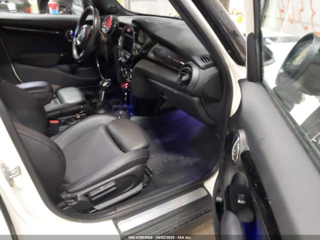 2019 MINI HARDTOP WMWXU3C5XK2H88000 Photo 4