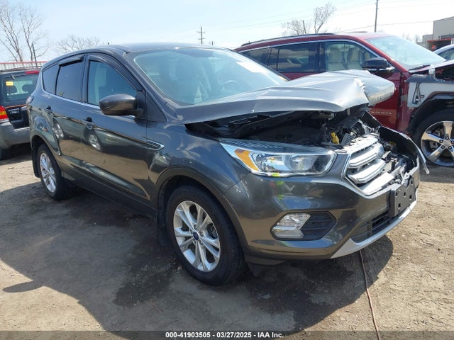 1FMCU0GD9HUD28110 Ford ESCAPE SE
