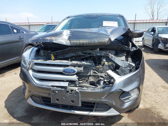 1FMCU0GD9HUD28110 Ford ESCAPE SE