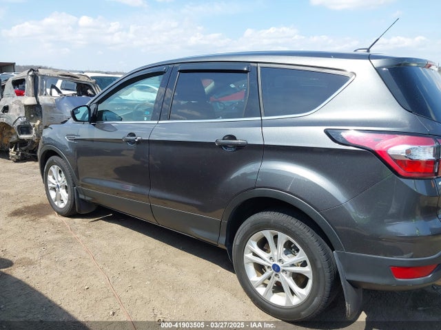 1FMCU0GD9HUD28110 Ford ESCAPE SE