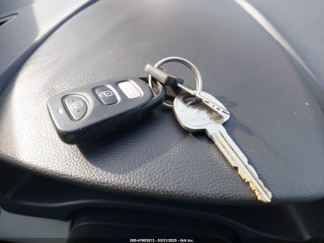 5NPD74LF9HH176080 Hyundai ELANTRA SE