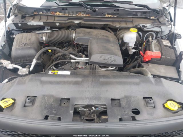 3C6JR6DG4NG330058 RAM 1500 Classic Tradesman  4x2 8' Box