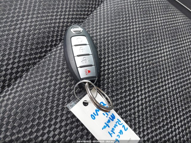 JN1BJ1CP3HW021103 Nissan Rogue Sport Sv