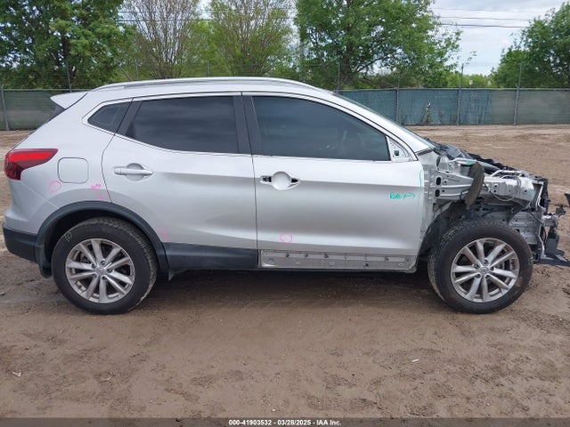 JN1BJ1CP3HW021103 Nissan Rogue Sport Sv
