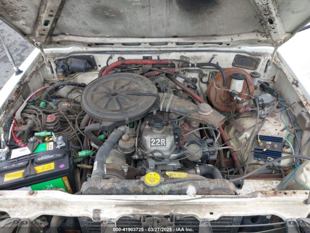 1981 TOYOTA PICKUP / CAB CHASSIS JT5RN44D4B0023261 Photo 9