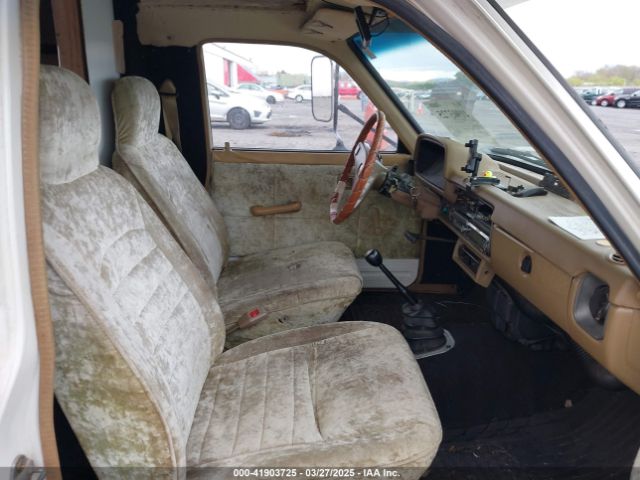 1981 TOYOTA PICKUP / CAB CHASSIS JT5RN44D4B0023261 Photo 4
