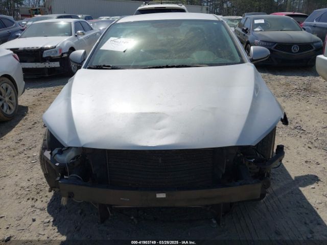 KMHD84LF2HU381027 Hyundai ELANTRA SE