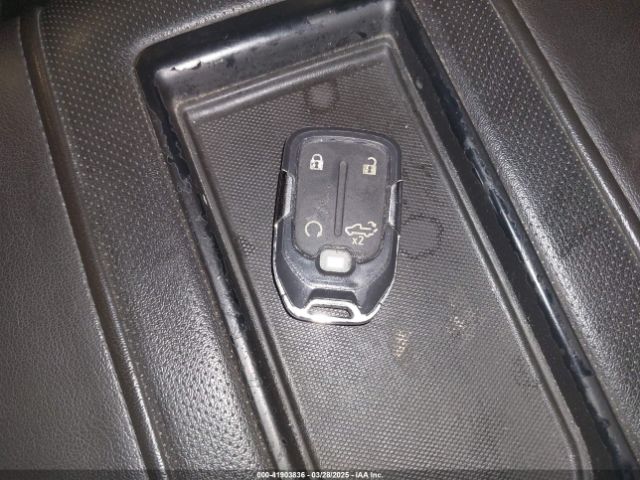 1GCUYHELXKZ388350 Chevrolet Silverado 1500 High Country