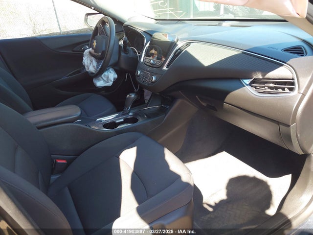 1G1ZD5ST8KF159230 Chevrolet MALIBU LT