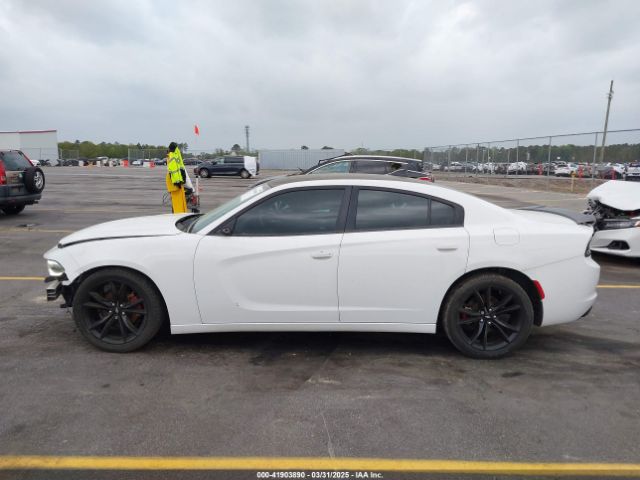 2C3CDXHG4HH504705 Dodge Charger Sxt Rwd