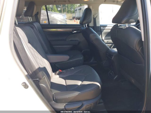 5TDFZRBH7MS109498 Toyota Highlander Platinum