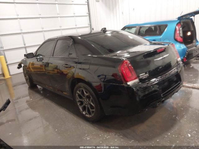 2018 CHRYSLER 300 2C3CCARG5JH286066 Photo 2