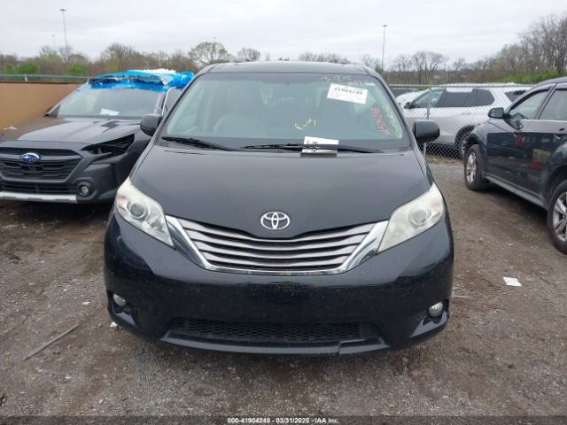 5TDYZ3DC0HS802426 Toyota Sienna Xle 8 Passenger