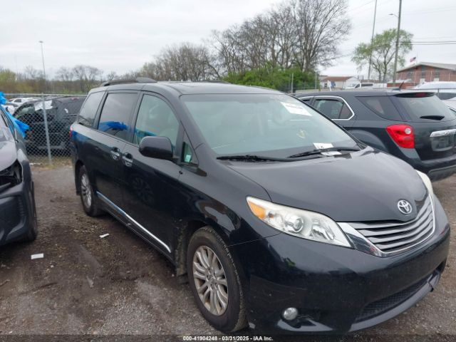 5TDYZ3DC0HS802426 Toyota Sienna Xle 8 Passenger