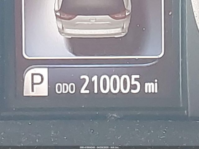 5TDYZ3DC0HS802426 Toyota Sienna Xle 8 Passenger