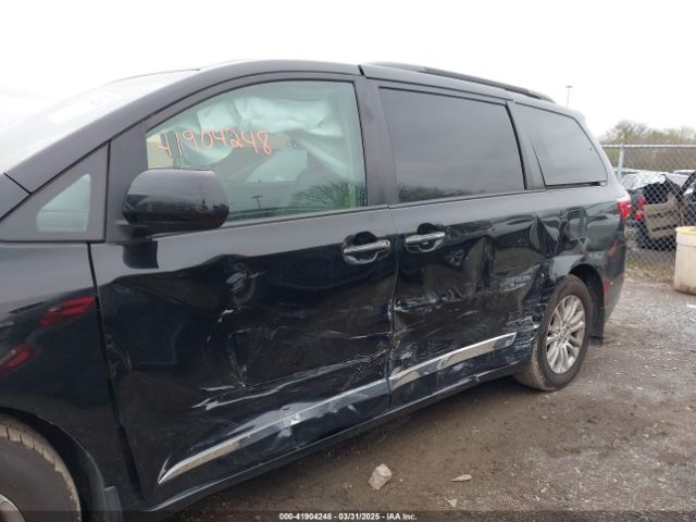 5TDYZ3DC0HS802426 Toyota Sienna Xle 8 Passenger