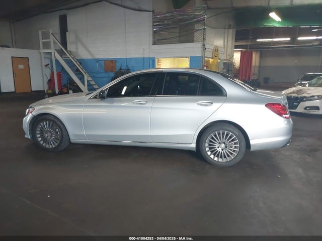 55SWF4KB1FU087558 Mercedes-Benz C 300 4matic/luxury 4matic/sport 4matic