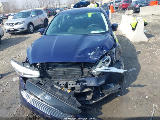 1FADP3N21GL251519 Ford Focus Titanium