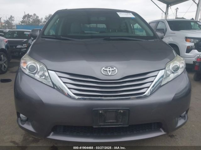 5TDYZ3DC5HS896528 Toyota Sienna Xle 8 Passenger