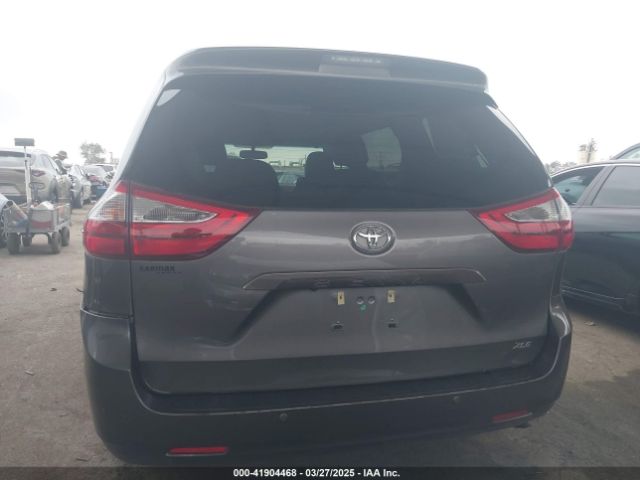 5TDYZ3DC5HS896528 Toyota Sienna Xle 8 Passenger