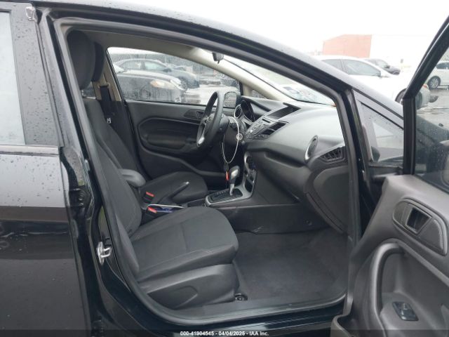 3FADP4BJ2JM101751 Ford FIESTA SE