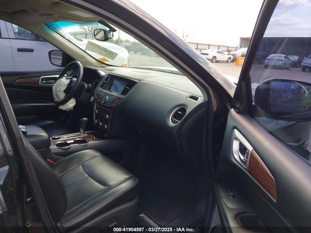 5N1DR2MMXJC649946 Nissan Pathfinder Platinum