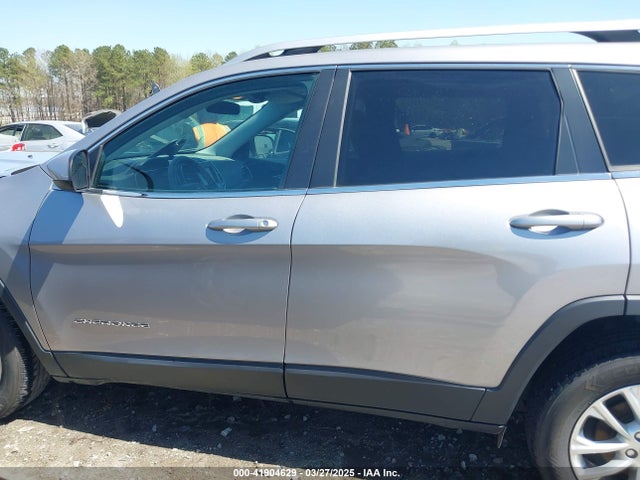 1C4PJLCB3KD206922 Jeep Cherokee Latitude Fwd