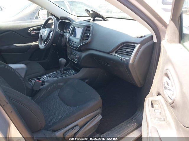 1C4PJLCB3KD206922 Jeep Cherokee Latitude Fwd