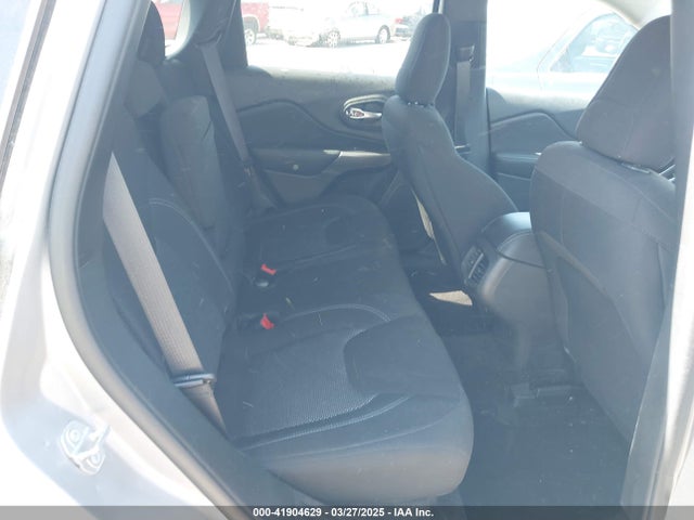 1C4PJLCB3KD206922 Jeep Cherokee Latitude Fwd