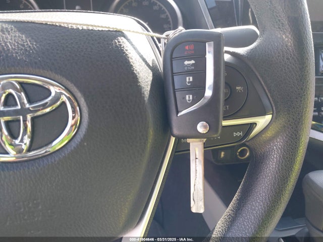 4T1C11AK9MU406563 Toyota CAMRY LE
